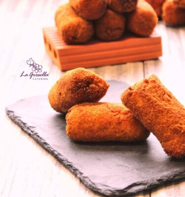 Croquetas gigantes emplatado de La Grosella