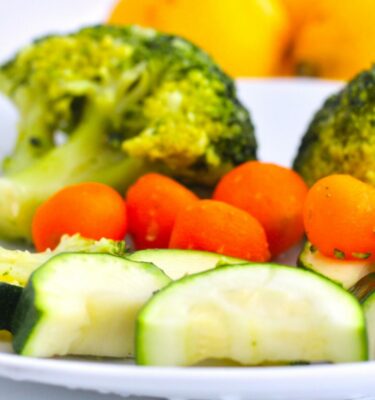 Verduras al vapor de guarnición de La Grosella