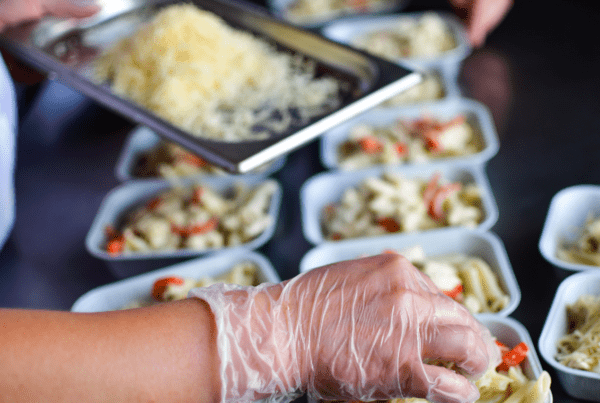 Evita ir a la compra y haz tu pedido de comida a domicilio de La Grosella