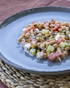 Ensalada griega de garbanzos
