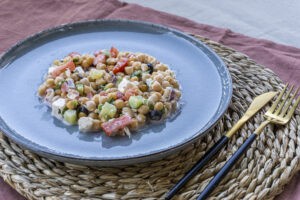 Ensalada griega de garbanzos