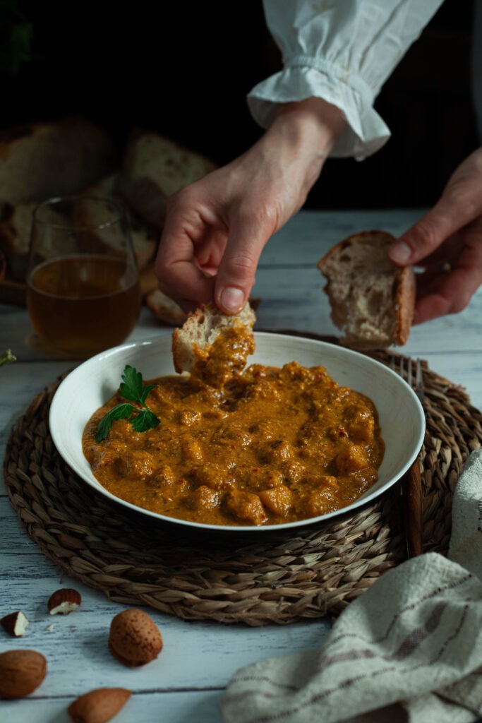 Jibia en salsa de almendras